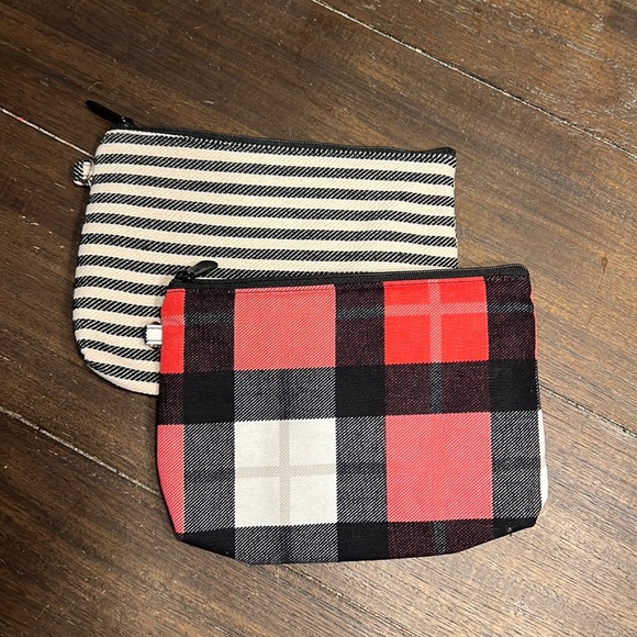 thirty-one Handbags - Thirty-One Small Pouches- set of 2